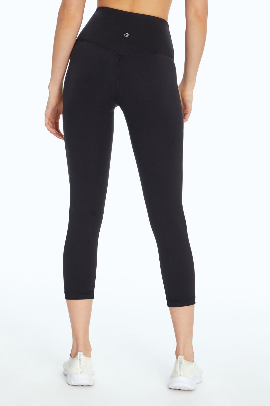 Buy Nike Women's One Dri-FIT Mid-Rise Capri Leggings (Plus Size) Black in  KSA -SSS