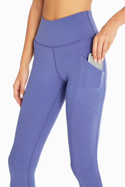 Stay stylish and functional with VOGO ATHLETICA Side Pocket Capri