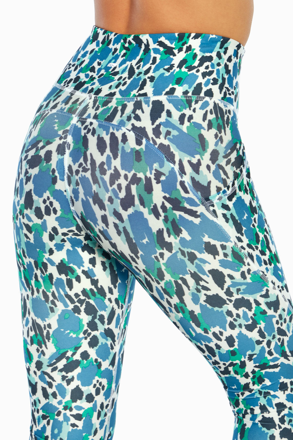 Pocket Sport - Marine at sea 💙🌊 @[1784140036870Claude Legging - Marinea] Claude  Legging - Marine #marine #colourful leggings #activewear #OutHereMoving